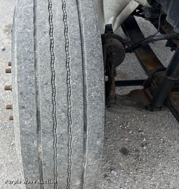 image for item YA0688 2018 International 4300 box truck