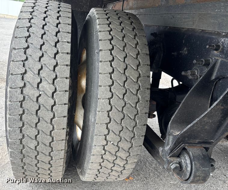 image for item YA0688 2018 International 4300 box truck