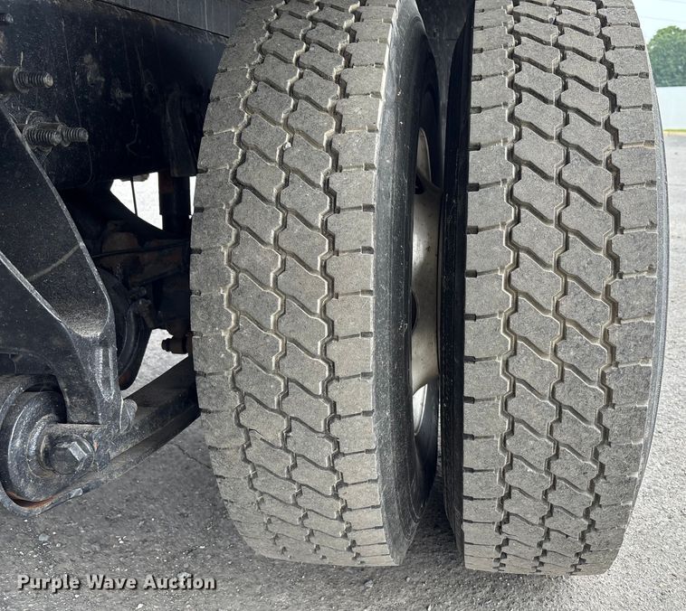 image for item YA0688 2018 International 4300 box truck