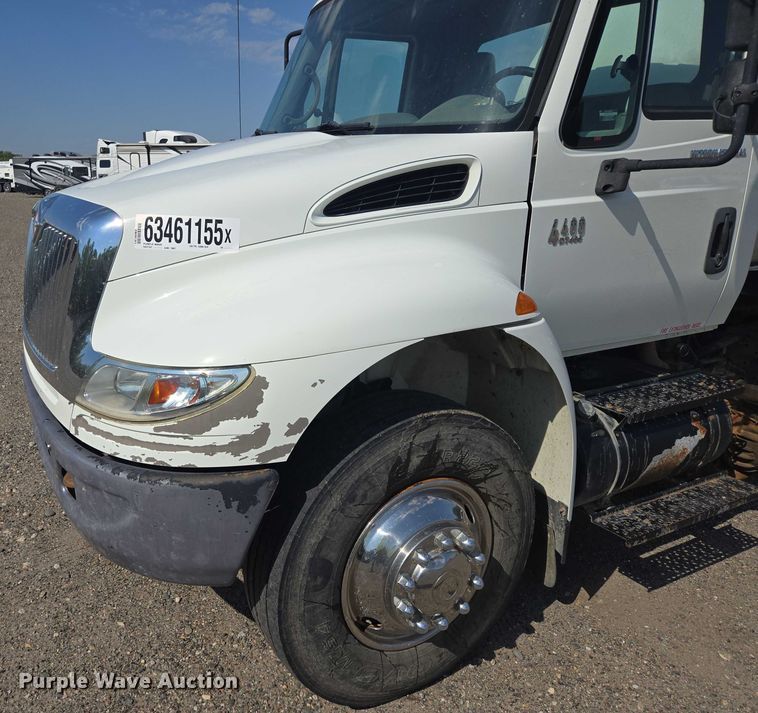 image for item YA0697 2007 International 4400 vacuum truck