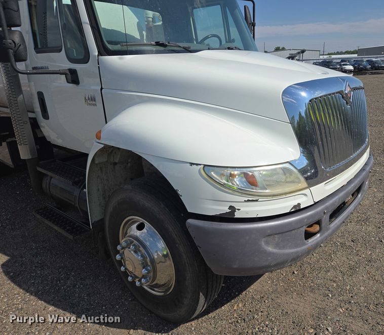 image for item YA0697 2007 International 4400 vacuum truck