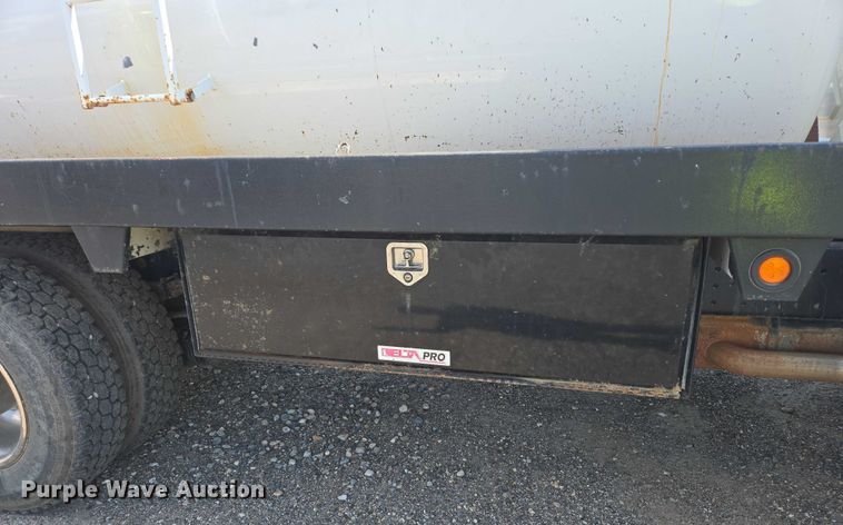 image for item YA0697 2007 International 4400 vacuum truck