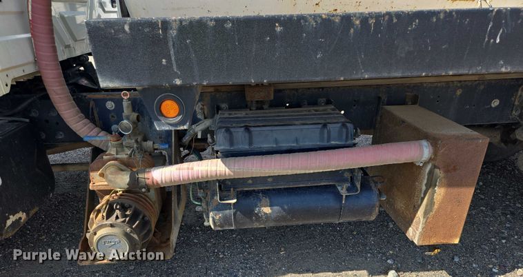image for item YA0697 2007 International 4400 vacuum truck