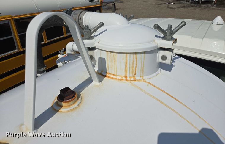 image for item YA0697 2007 International 4400 vacuum truck