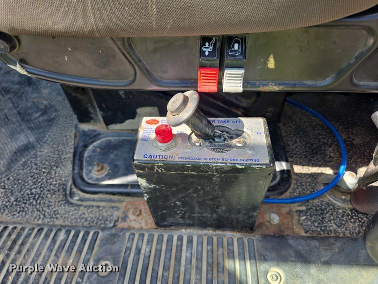 image for item YA0697 2007 International 4400 vacuum truck