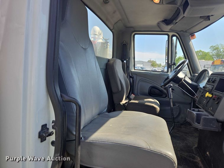 image for item YA0697 2007 International 4400 vacuum truck