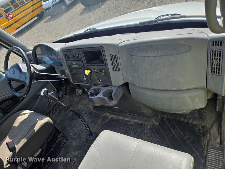 image for item YA0697 2007 International 4400 vacuum truck