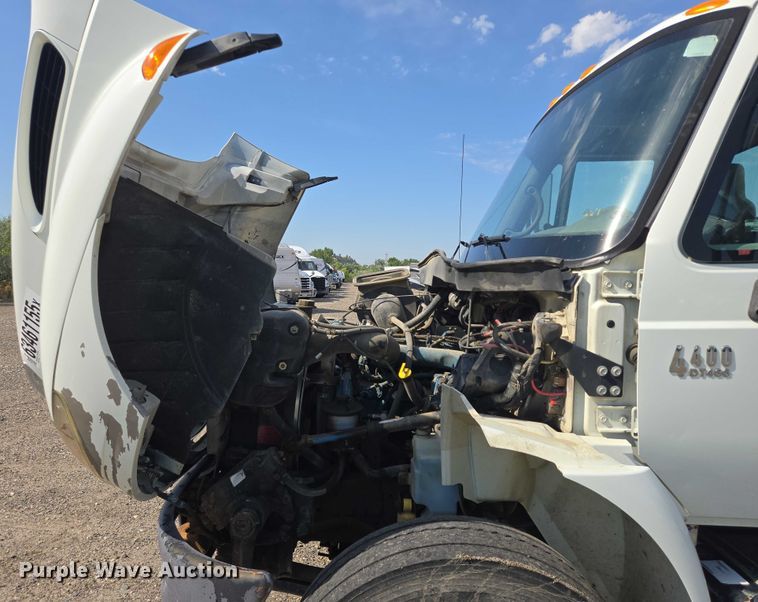 image for item YA0697 2007 International 4400 vacuum truck