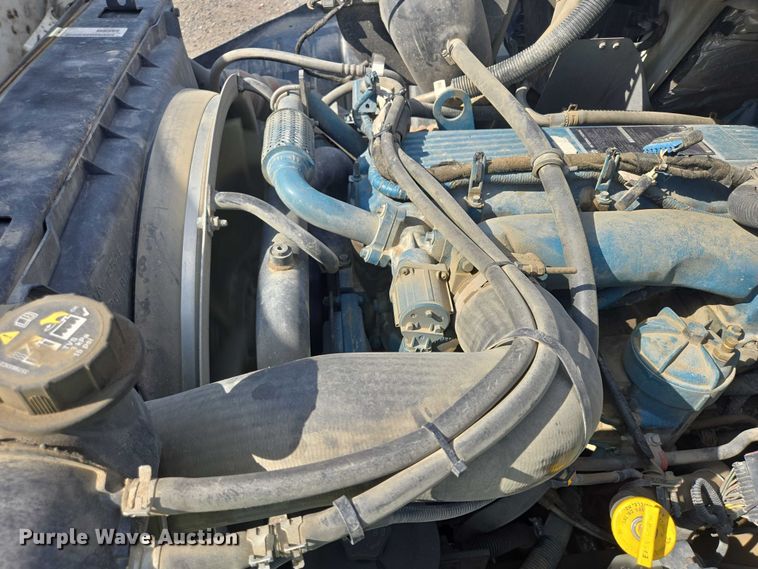 image for item YA0697 2007 International 4400 vacuum truck