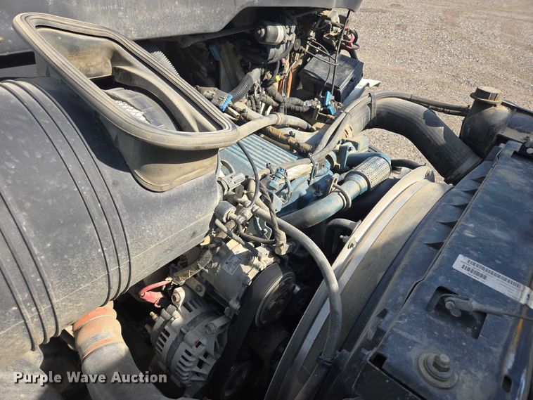 image for item YA0697 2007 International 4400 vacuum truck