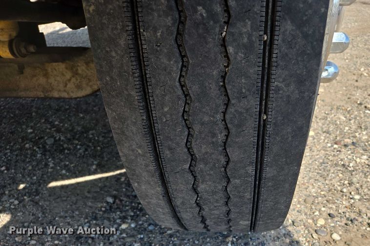 image for item YA0697 2007 International 4400 vacuum truck