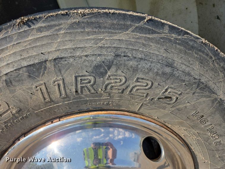 image for item YA0697 2007 International 4400 vacuum truck