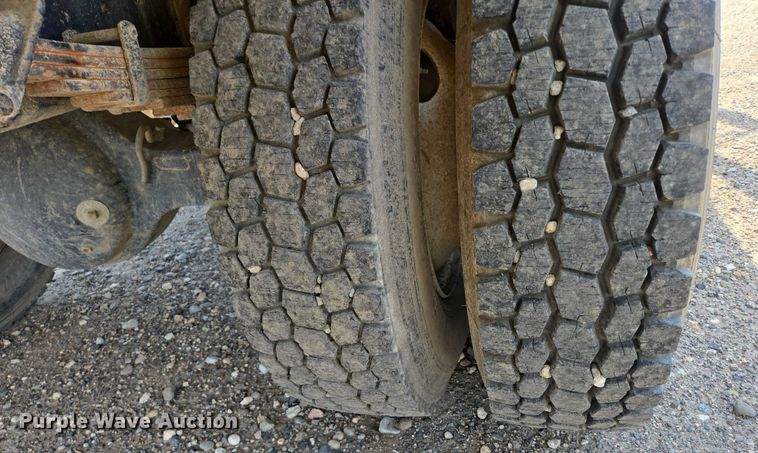 image for item YA0697 2007 International 4400 vacuum truck