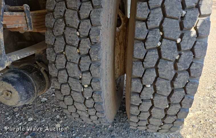 image for item YA0697 2007 International 4400 vacuum truck