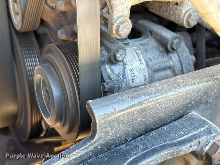 image for item YA0752 2018 Kenworth T680 semi truck