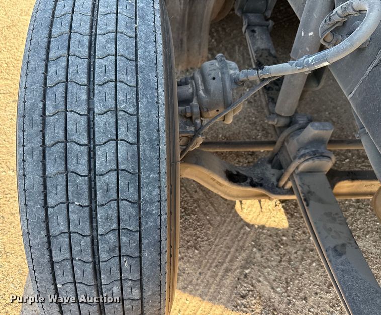 image for item YA0752 2018 Kenworth T680 semi truck