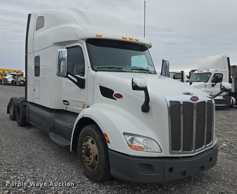 CAMIóN CAMAROTE 2020 PETERBILT