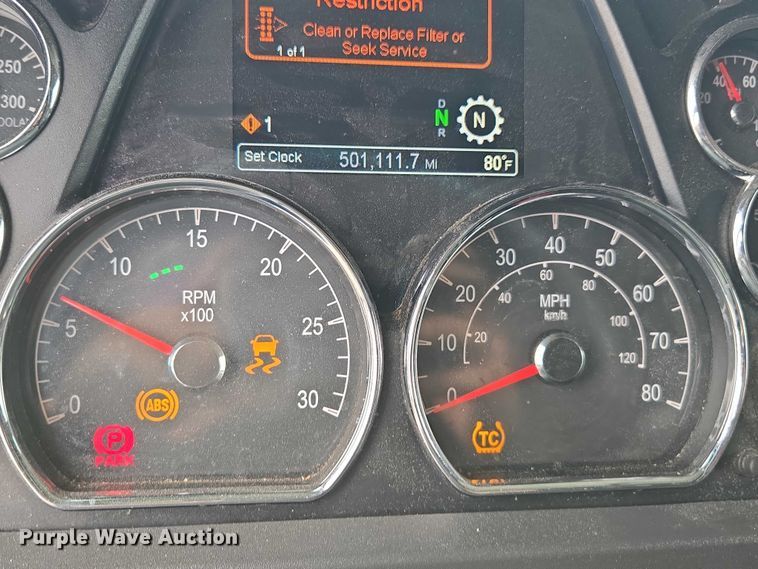 image for item YA0860 2020 Peterbilt 579 semi truck