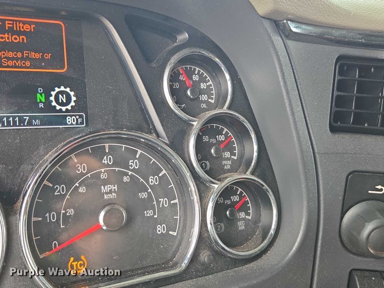 image for item YA0860 2020 Peterbilt 579 semi truck