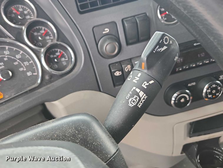 image for item YA0860 2020 Peterbilt 579 semi truck