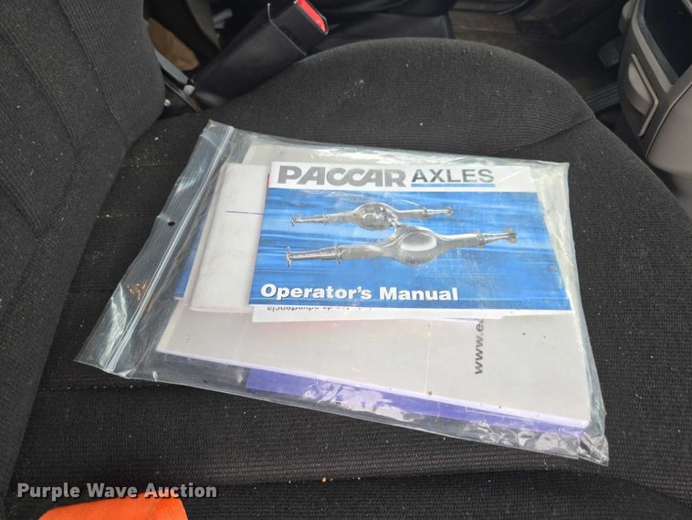 image for item YA0860 2020 Peterbilt 579 semi truck