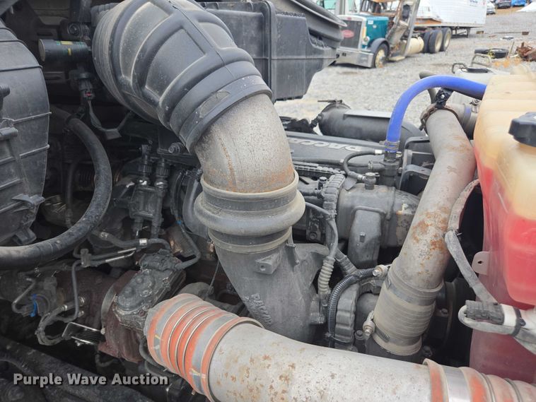 image for item YA0860 2020 Peterbilt 579 semi truck