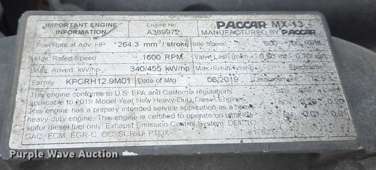 image for item YA0860 2020 Peterbilt 579 semi truck