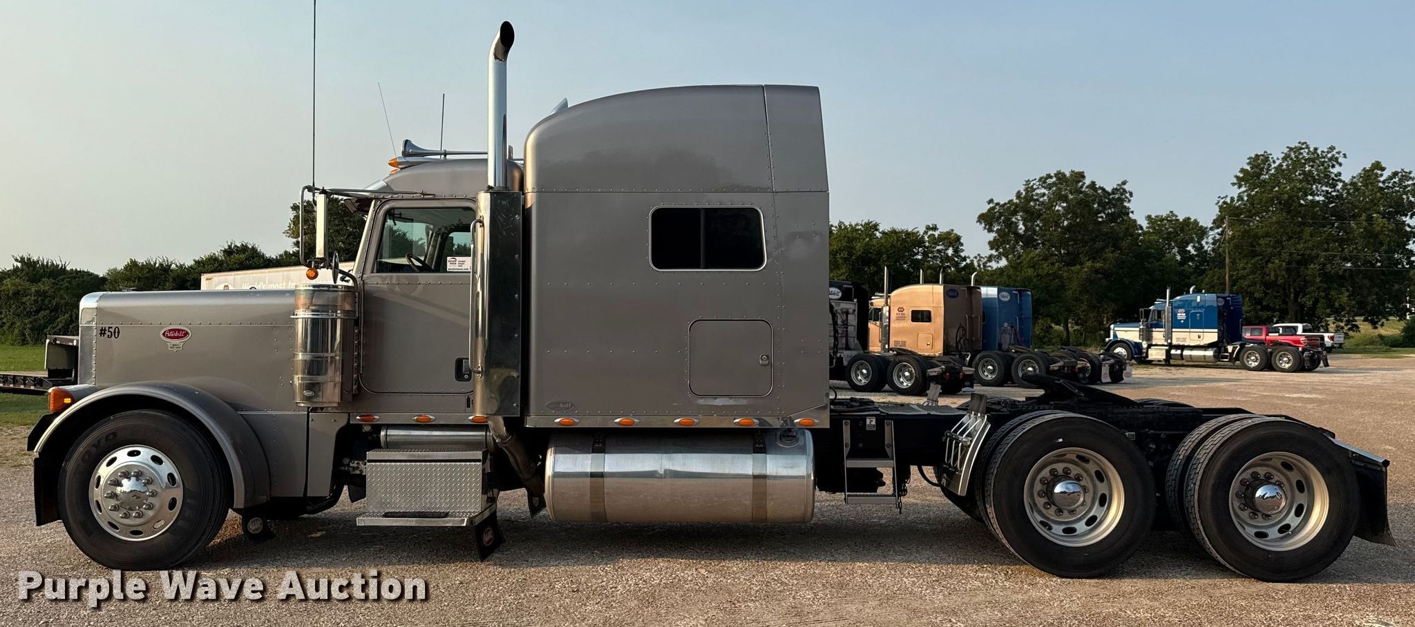 蝉　semi 2006 Peterbilt 379 semi truck in Hewitt, TX | Item ED5803