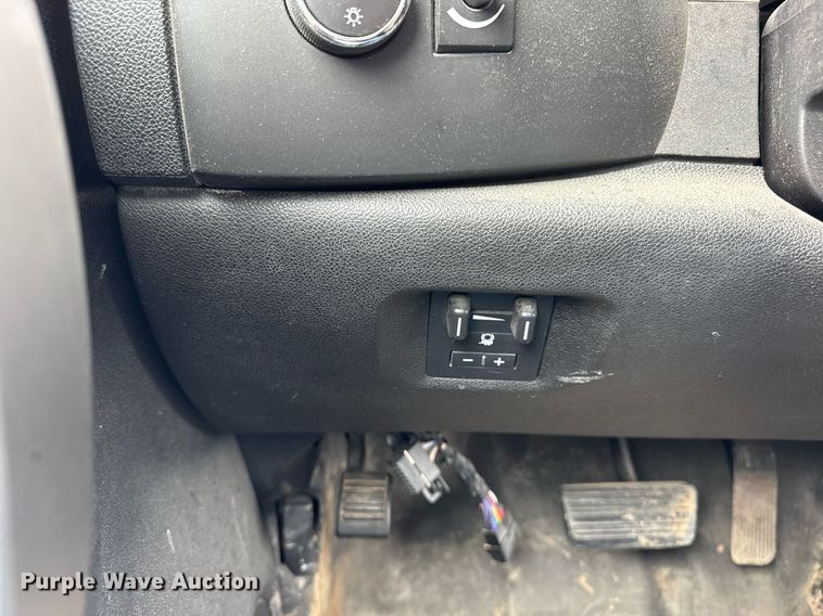 image for item DI9031 2012 Chevrolet Silverado 1500 Ext. Cab pickup truck