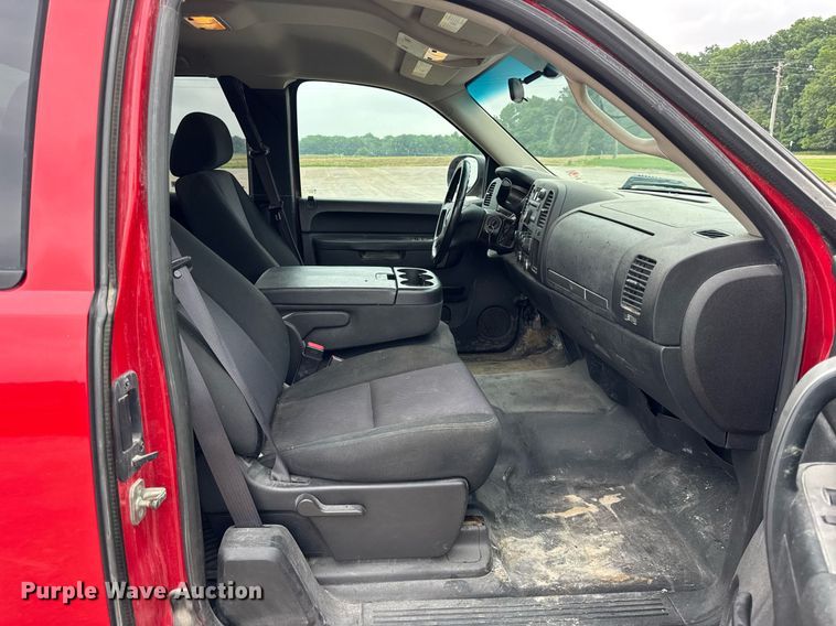 image for item DI9031 2012 Chevrolet Silverado 1500 Ext. Cab pickup truck