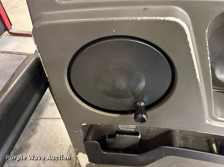 image for item DI9111 2016 Raymond 5600 order picker