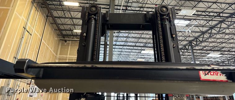 image for item DI9111 2016 Raymond 5600 order picker