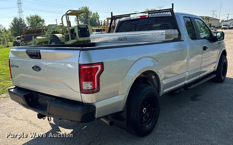 image for item DJ9706 2017 Ford F150 SuperCab pickup truck