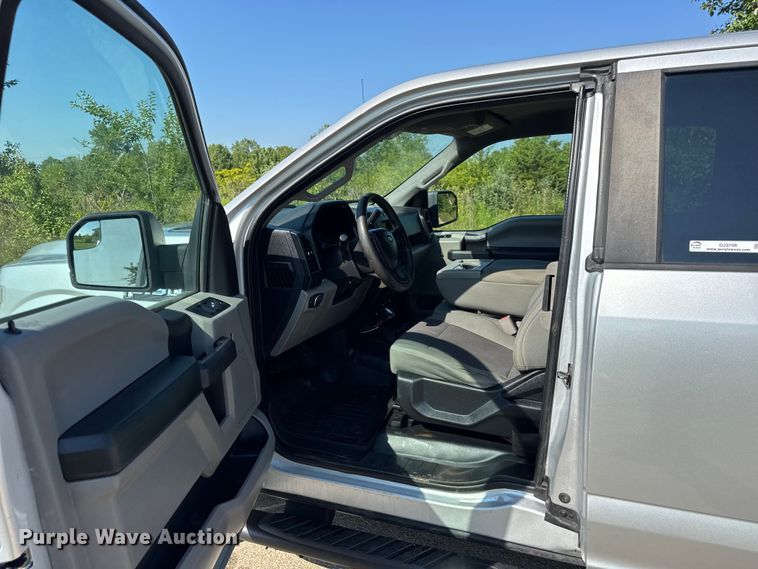 image for item DJ9706 2017 Ford F150 SuperCab pickup truck