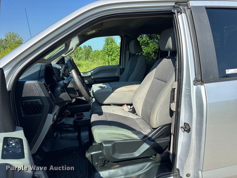 image for item DJ9706 2017 Ford F150 SuperCab pickup truck