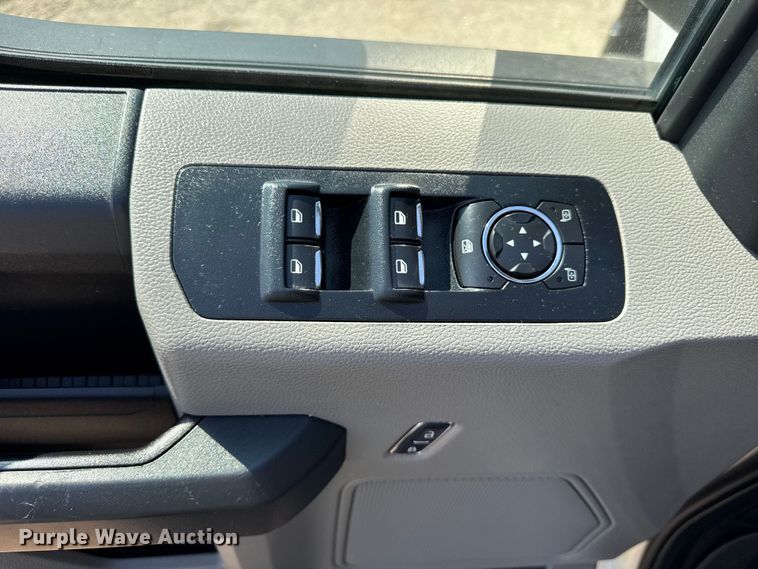 image for item DJ9706 2017 Ford F150 SuperCab pickup truck