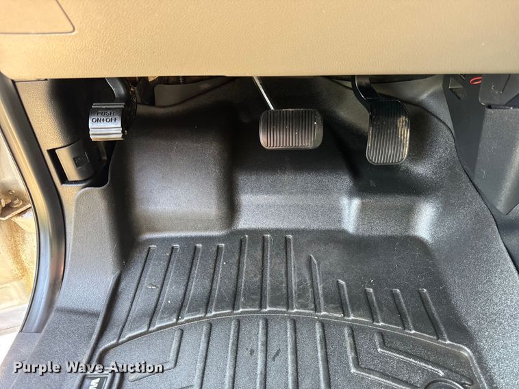 image for item DJ9706 2017 Ford F150 SuperCab pickup truck