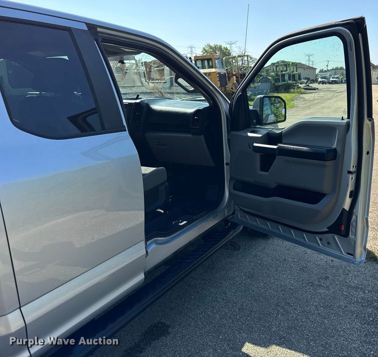 image for item DJ9706 2017 Ford F150 SuperCab pickup truck