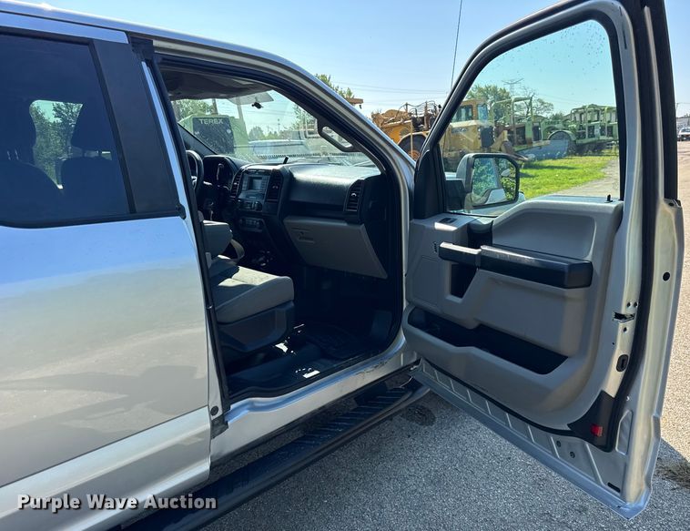 image for item DJ9706 2017 Ford F150 SuperCab pickup truck