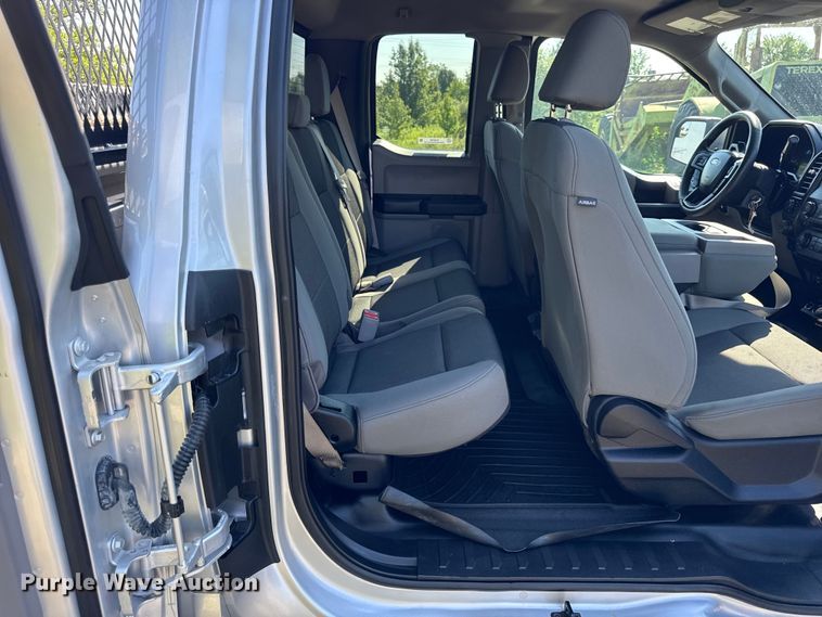 image for item DJ9706 2017 Ford F150 SuperCab pickup truck