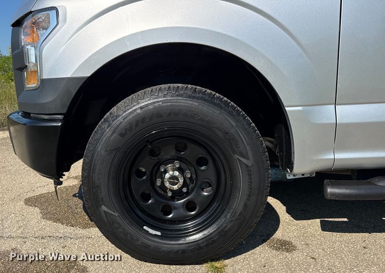 image for item DJ9706 2017 Ford F150 SuperCab pickup truck