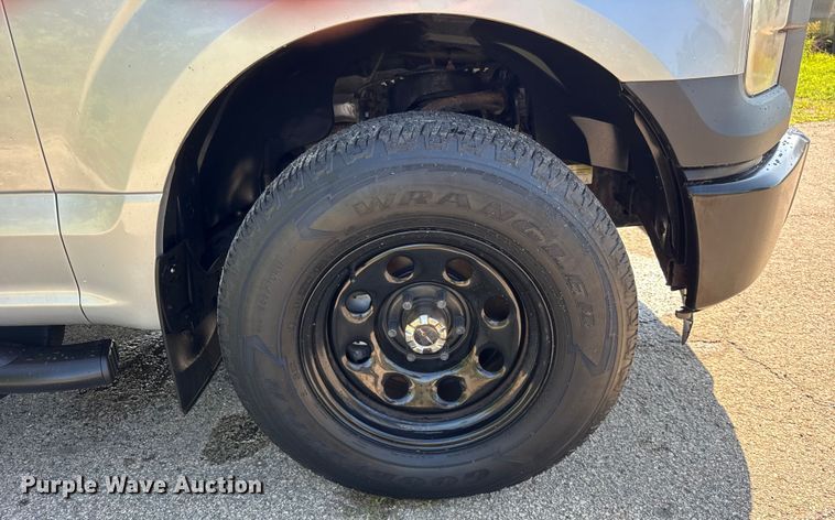 image for item DJ9706 2017 Ford F150 SuperCab pickup truck