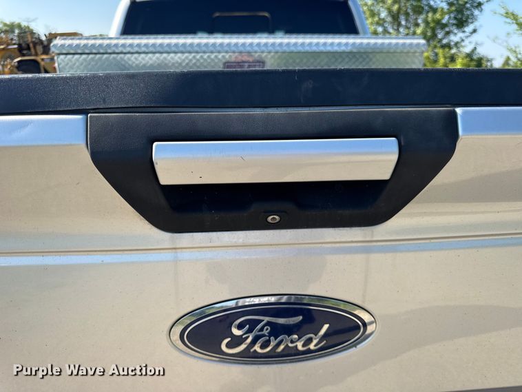 image for item DJ9707 2015 Ford F150 SuperCab pickup truck