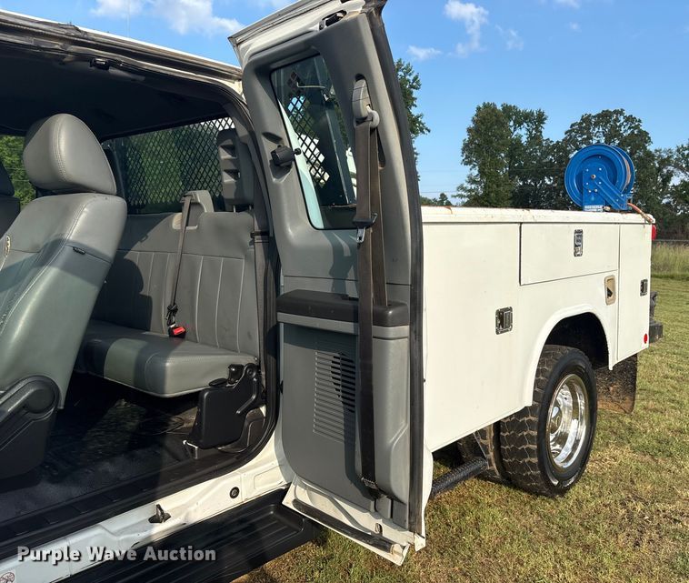 image for item DM1966 2012 Ford F450 Super Duty utility / service truck