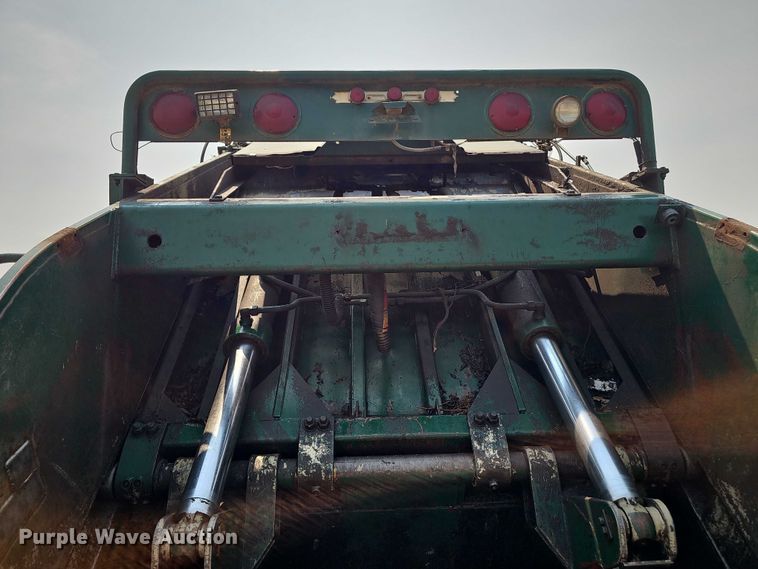 image for item DR3955 1986 International S1900 refuse truck