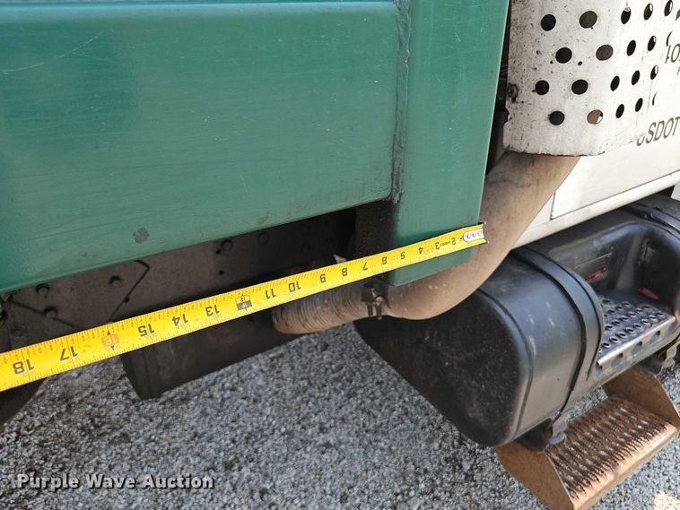 image for item DR3955 1986 International S1900 refuse truck