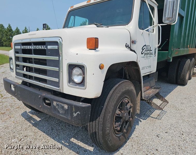 image for item DR3955 1986 International S1900 refuse truck