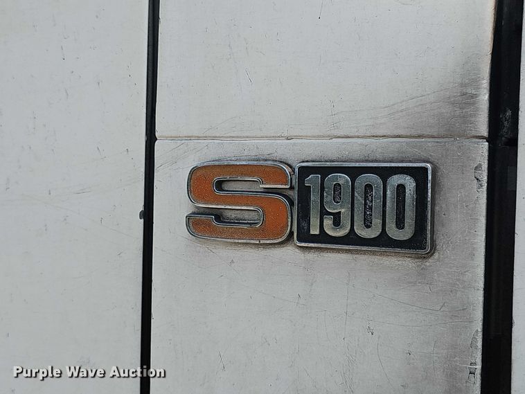 image for item DR3955 1986 International S1900 refuse truck