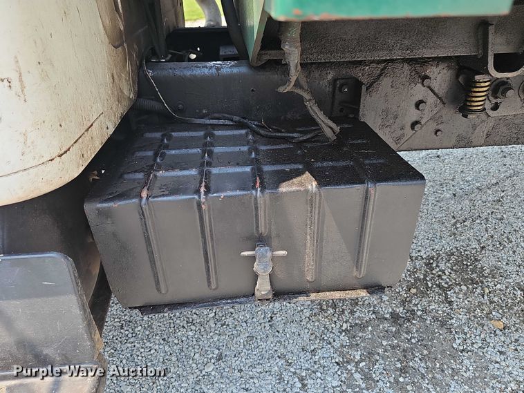 image for item DR3955 1986 International S1900 refuse truck