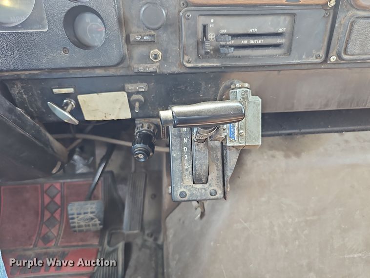 image for item DR3955 1986 International S1900 refuse truck